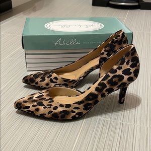 Leopard print heels - size 7M